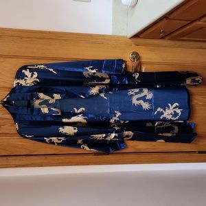 Dragon Bathrobe with belt size 5X fits like 3X